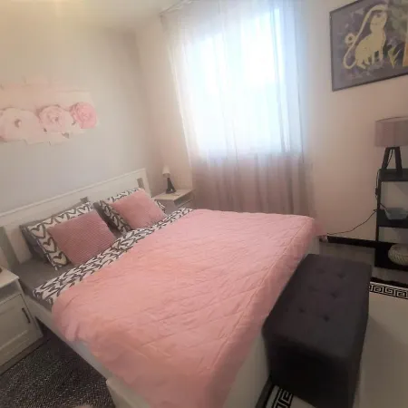 Summer Escape With Free Street Parking Apartment Rovinj