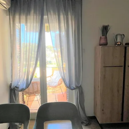 Summer Escape With Free Street Parking * Rovinj