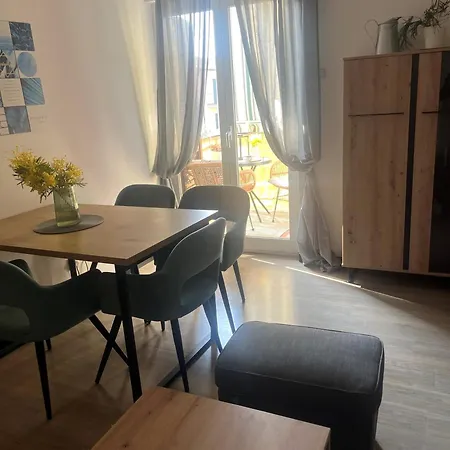 Summer Escape With Free Street Parking Apartament Rovinj